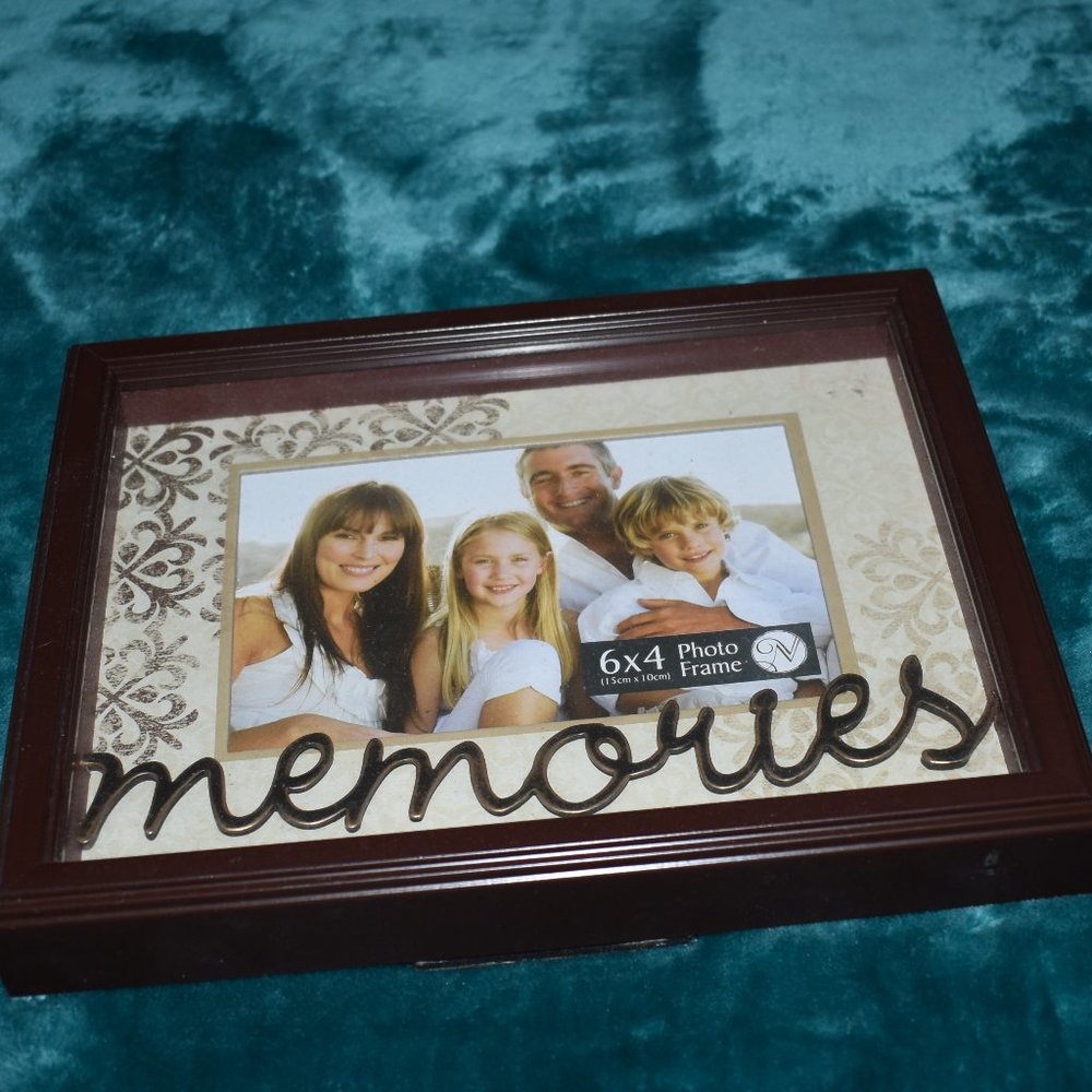 Brown Memories 6 x 4 Photo Frame